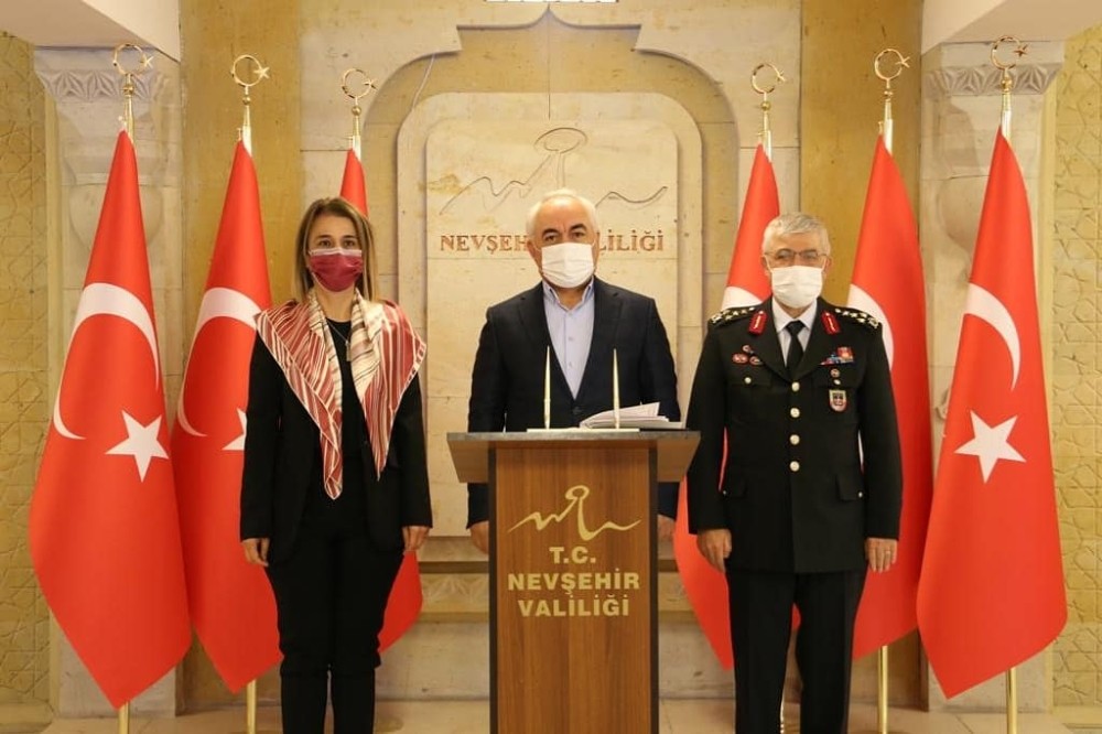 İçişleri Bakan Yardımcısı Ersoy ve Jandarma Genel Komutanı, Vali Becel´i ziyaret etti
