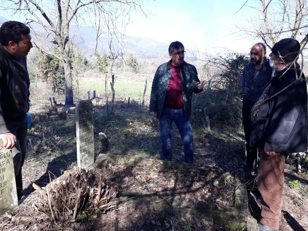 İşçilerin dikkati şehit mezarını gün yüzüne çıkardı
