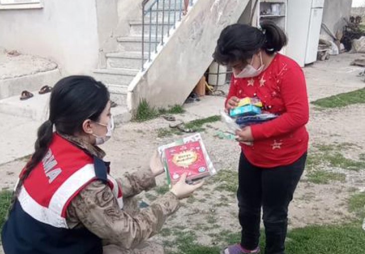 Jandarma Otizmli Çocukları Unutmadı