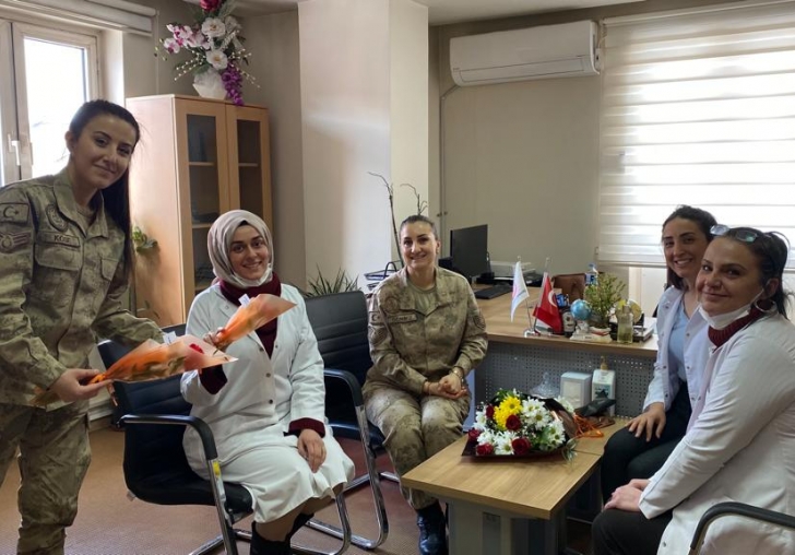 Jandarmadan Sağlıkçılara 14 Mart Tıp Bayramı Ziyareti