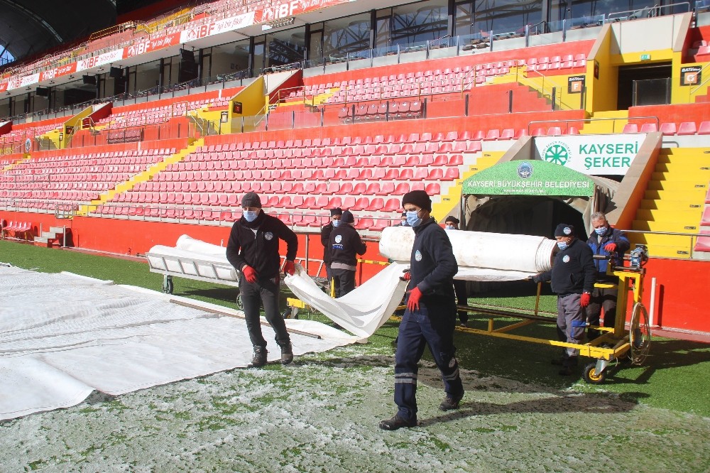 Kadir Has Stadı, Galatasaray maçına hazırlanıyor
