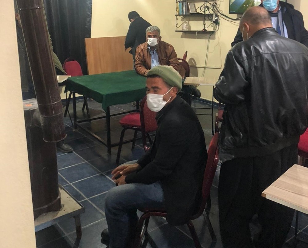 Kahvehanede kısıtlamaları ihlal eden 25 kişiye 86 bin 725 lira ceza
