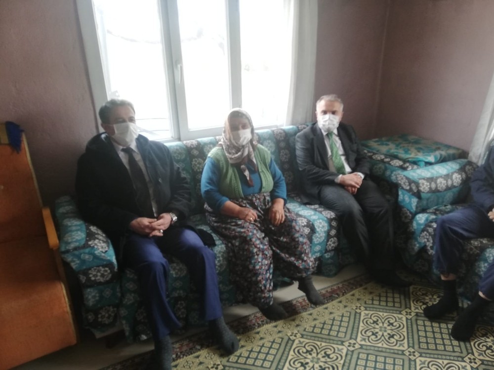 Kaymakam Kemal Duru, şehit aileleri ve gaziler ziyaret etti
