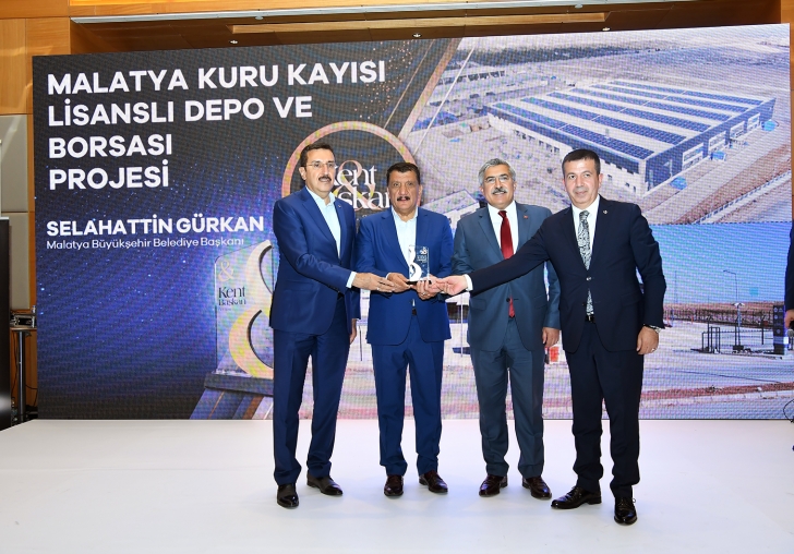 Kent & Başkan Dergisinden Başkan Gürkan'a ödül