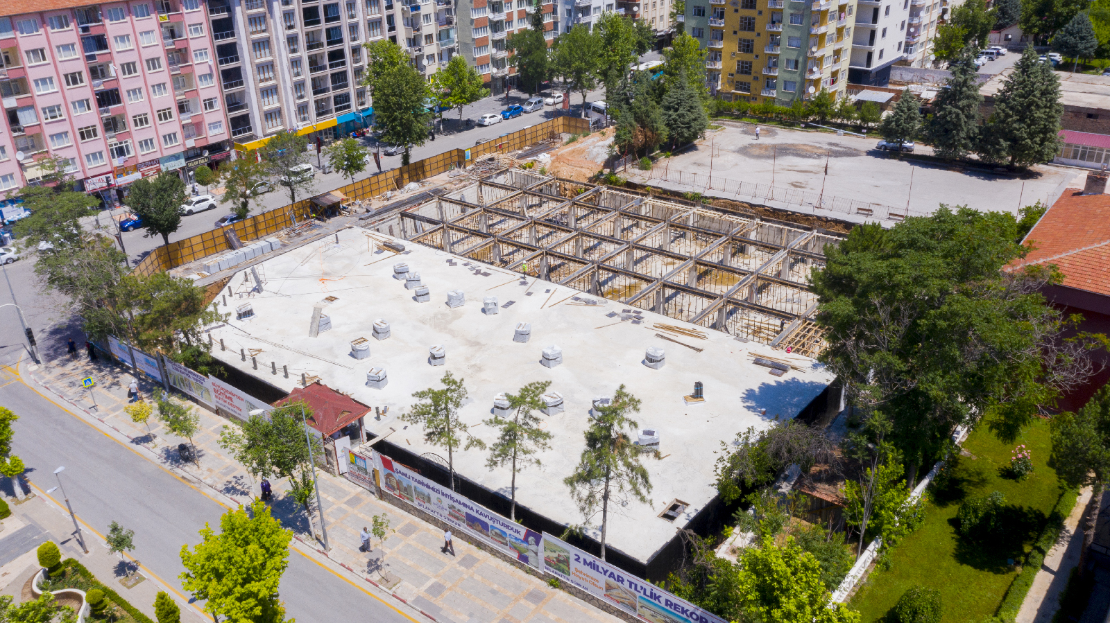 Kent Meydanında Çalışmalar Devam Ediyor