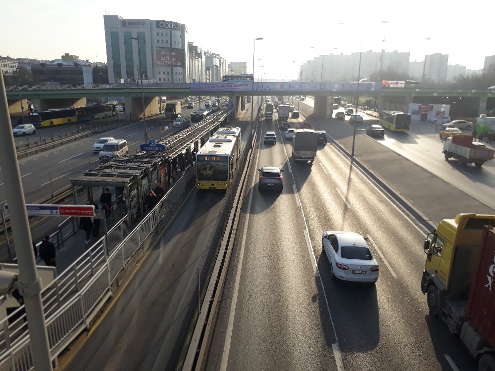 Kısıtlamasız 2´inci Cumartesi´nde trafikte hareketlilik
