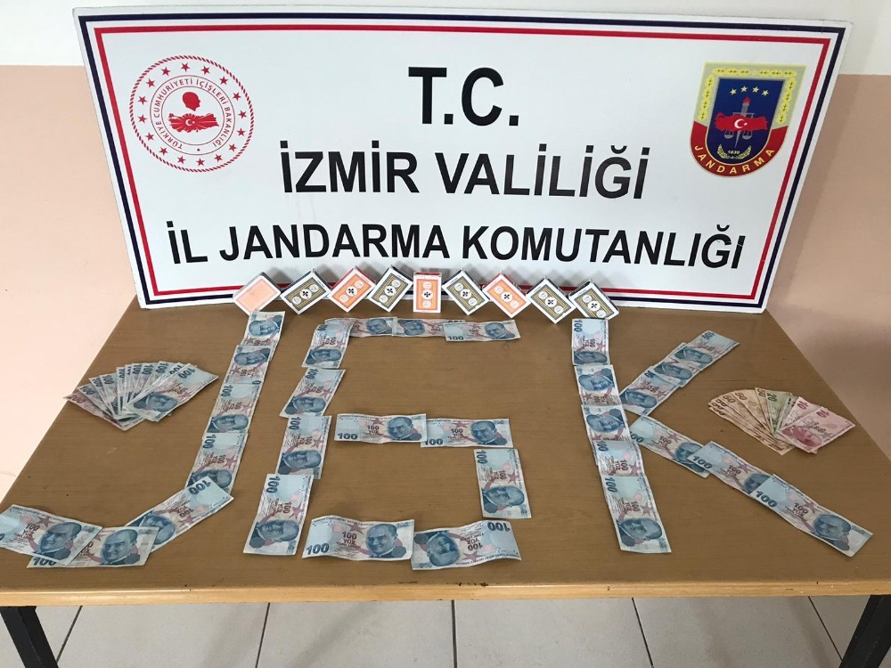 Kısıtlamayı hiçe sayıp bahçedeki çadırda kumar oynayan 6 kişiye suçüstü
