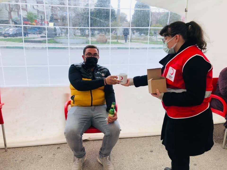 Kızılay´dan kan bağışında bulunanlara hediye
