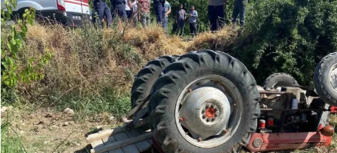 Kontrolden Çıkan Traktör Devrildi
