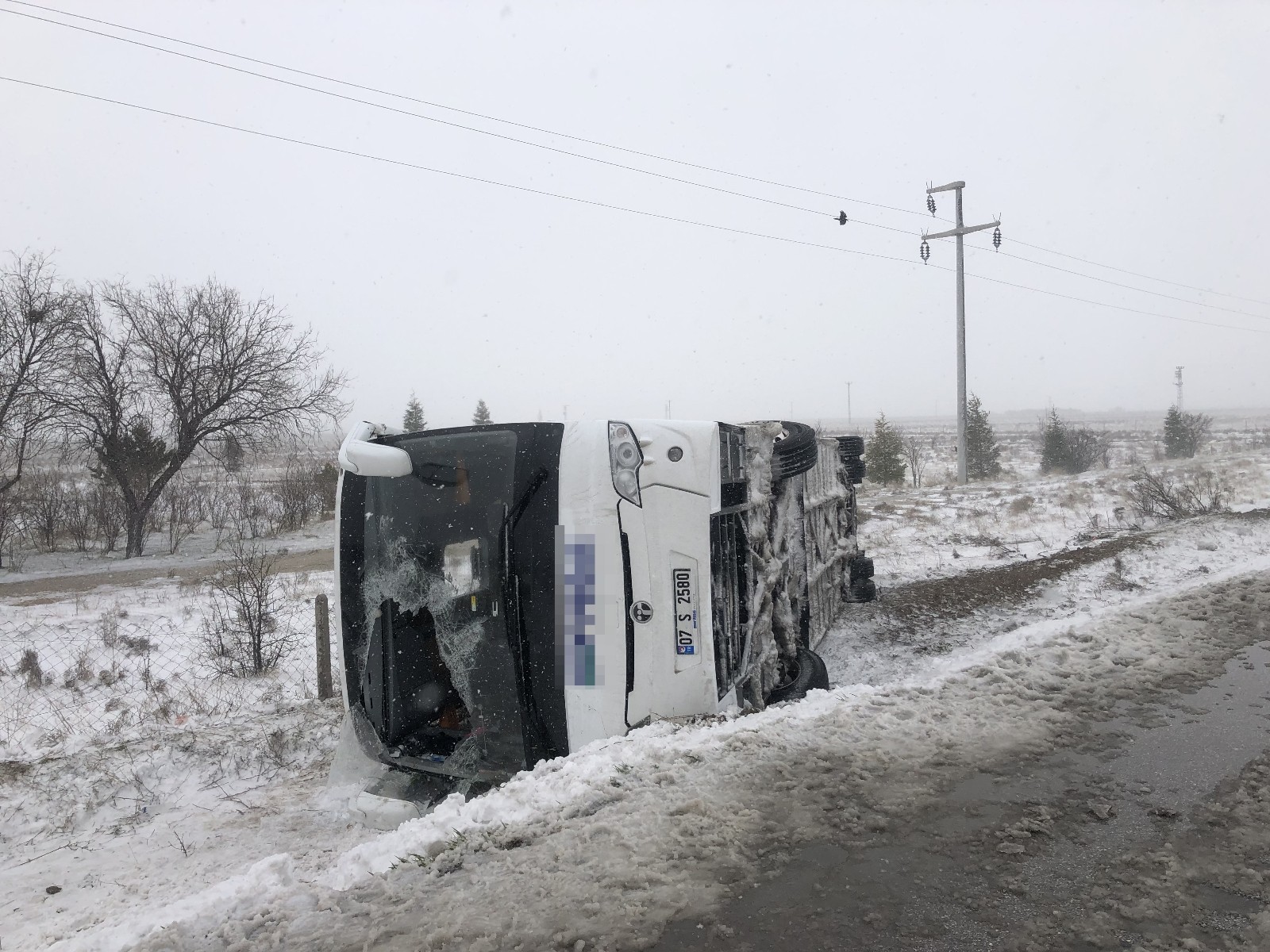 Konya `da 2 tur otobüsü kaza yaptı: 1 ölü, 40´dan fazla yaralı
