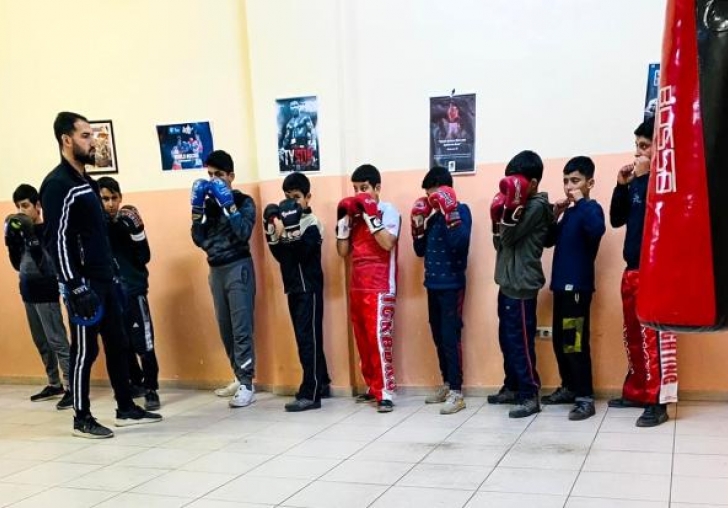 Köy okullarında öğrencilere ücretsiz boks eğitimi