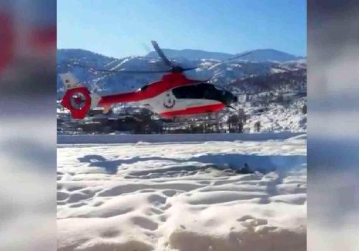 Köylü vatandaşlar ambulans helikopter için dumanla konum belirledi