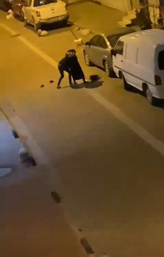 Küçükçekmece´de kadına şiddet kamerada
