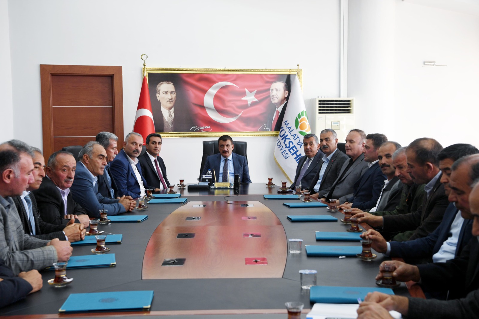 Kuluncak İlçesi Heyetiyle Bir Araya Gelen Başkan Gürkan,