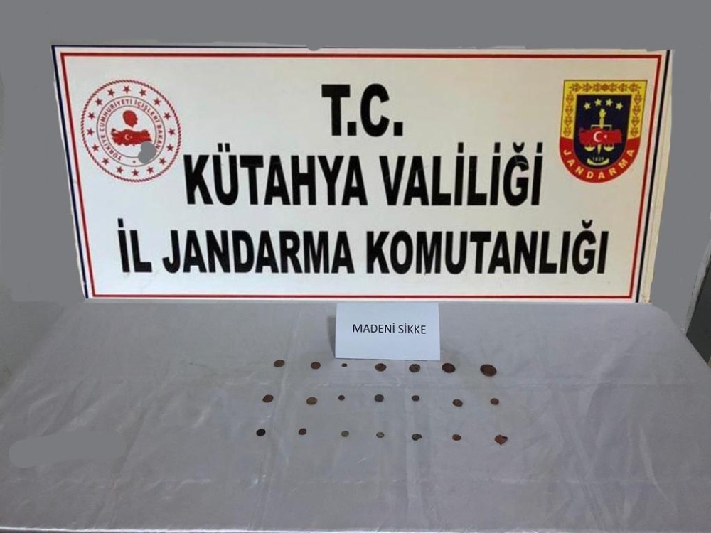 Kütahya´da Bizans dönemine ait 21 adet tarihi bronz sikke ele geçirildi
