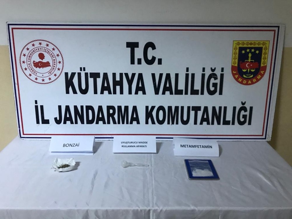 Kütahya´da uyuşturucu operasyonu: 3 gözaltı
