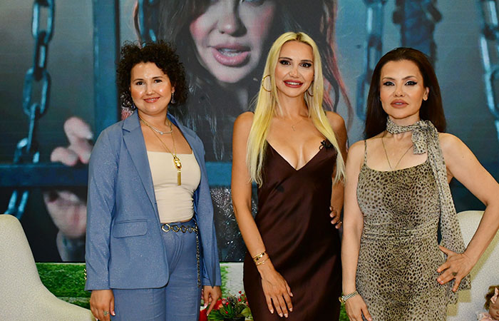Lara Ve Oksana Göçmen’den Ekranda Dostluk Buluşması