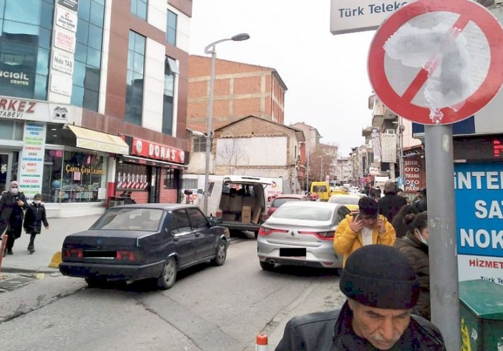 Levhadaki 'Yasağı' Kaldırdı, Yakalandı!