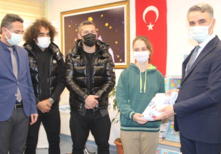 LGS öğrencilerine kaynak kitap desteği