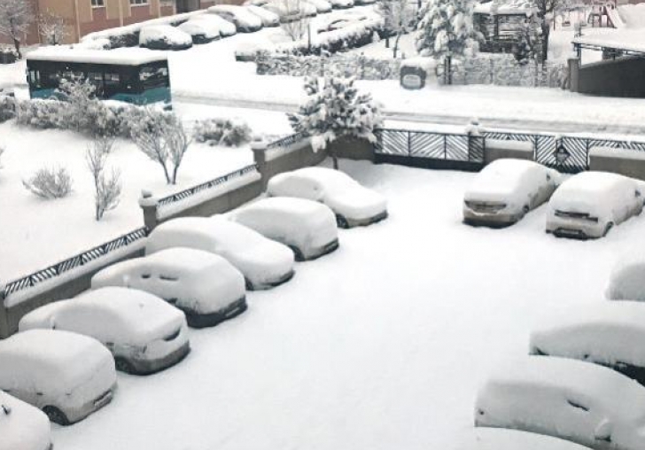 Malatya-Adıyaman kara yolu kar nedeniyle tır ve kamyon geçişine kapatıldı