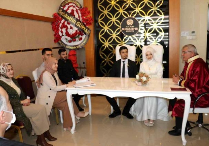 Malatya'da 20 çift evlenmek için 14 Şubat'ı seçti