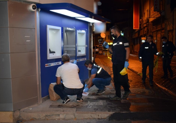 Malatya'da ATM'de unutulan paket fünyeyle patlatıldı