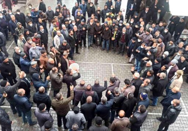 Malatya'da esnaf doların düşüşünü halaylarla kutladı