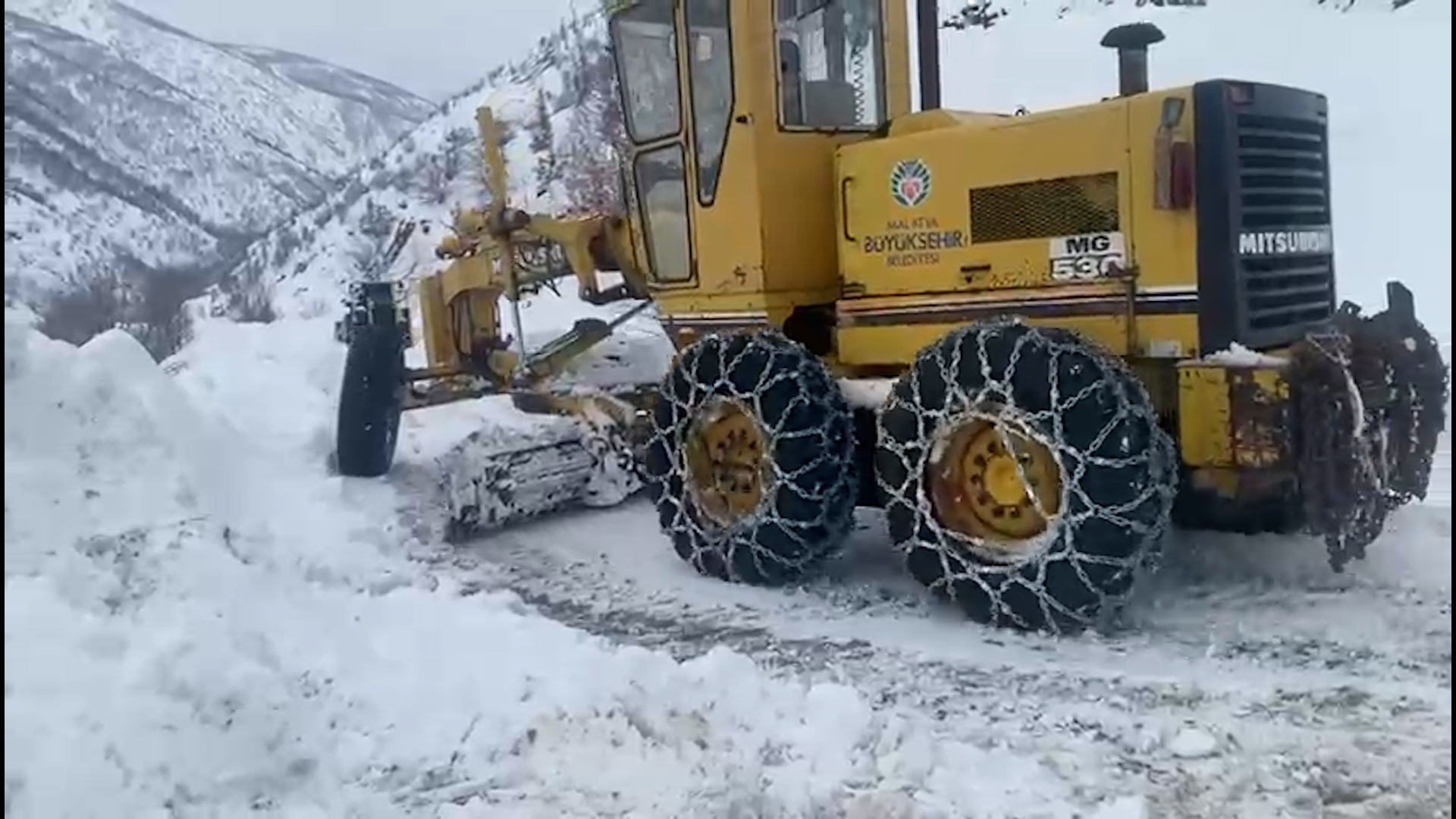 Malatya'da Kar Seferberliği: 176 Mahallede 4 Bin 71 Kilometre Yol Açıldı