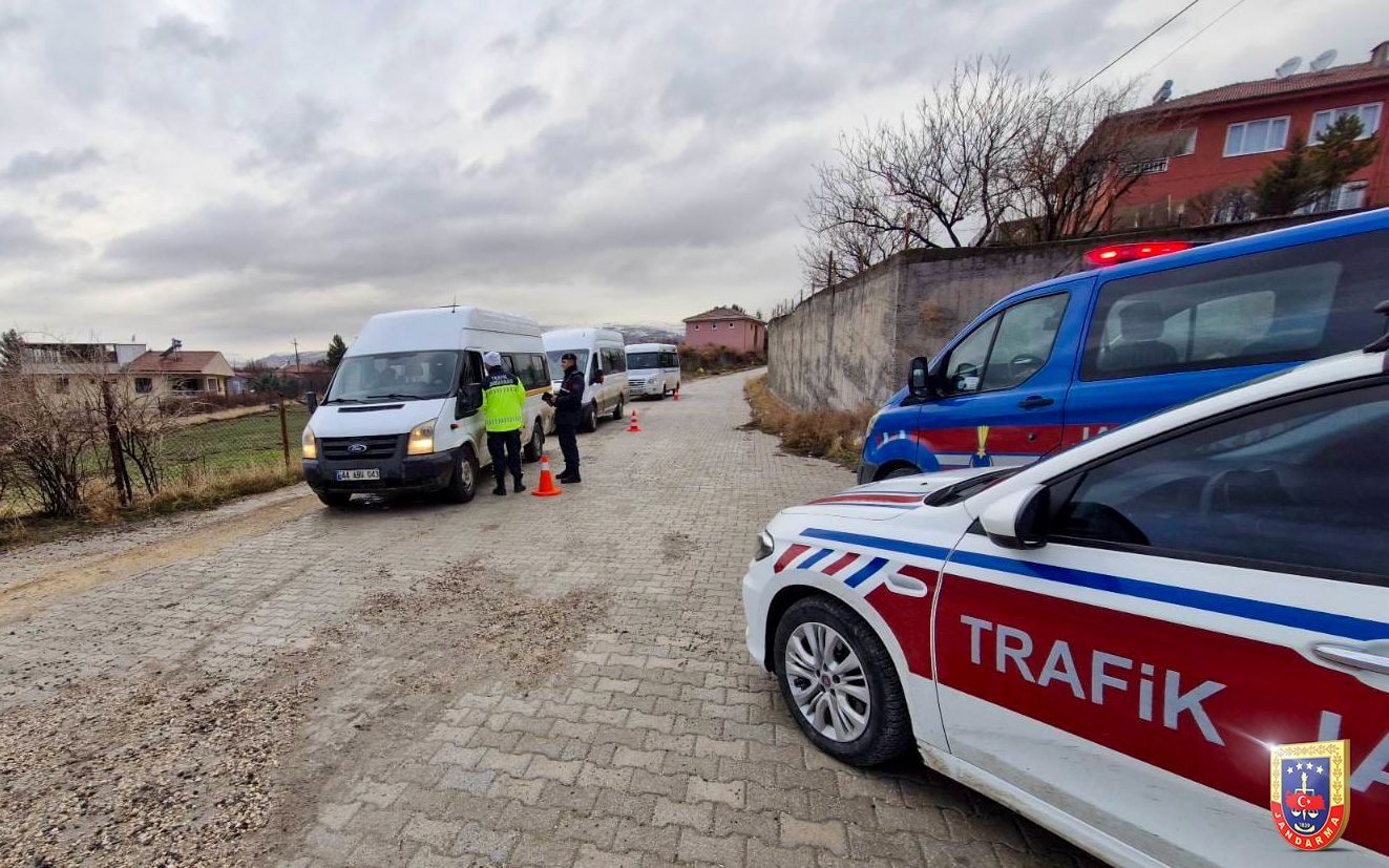 Malatya’da Okul Yollarında Sıkı Denetim: Öğrencilerin Güvenliği Öncelik