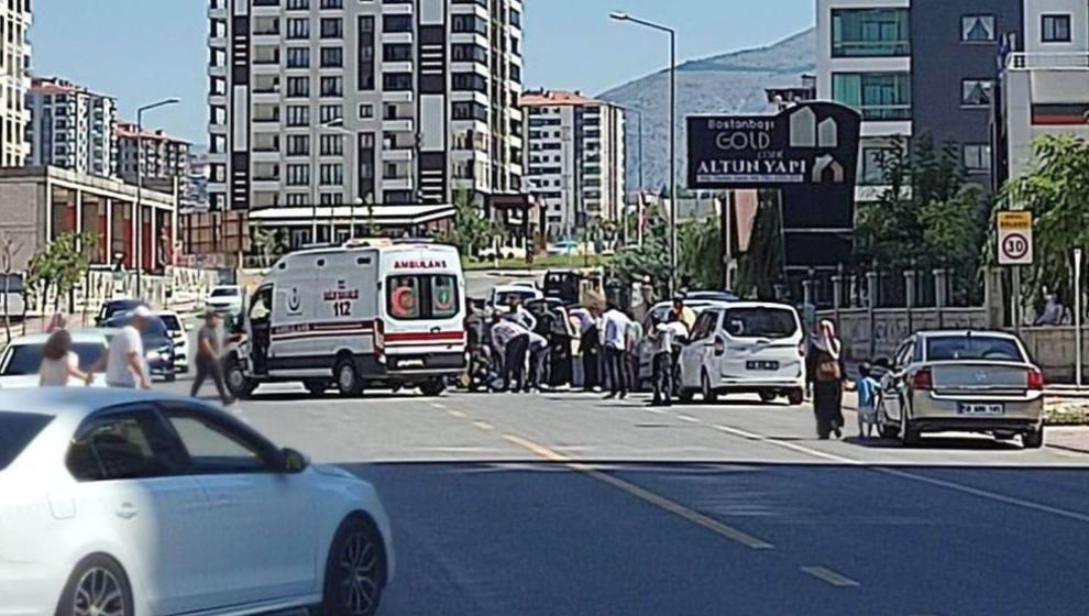 Malatya'da Otomobille Çarpışan Bisikletli Ağır Yaralandı