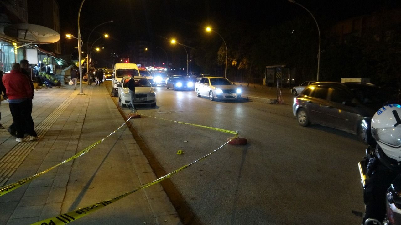 Malatya’da Recai Kutan’da yol kenarında beklerken sırtından vuruldu