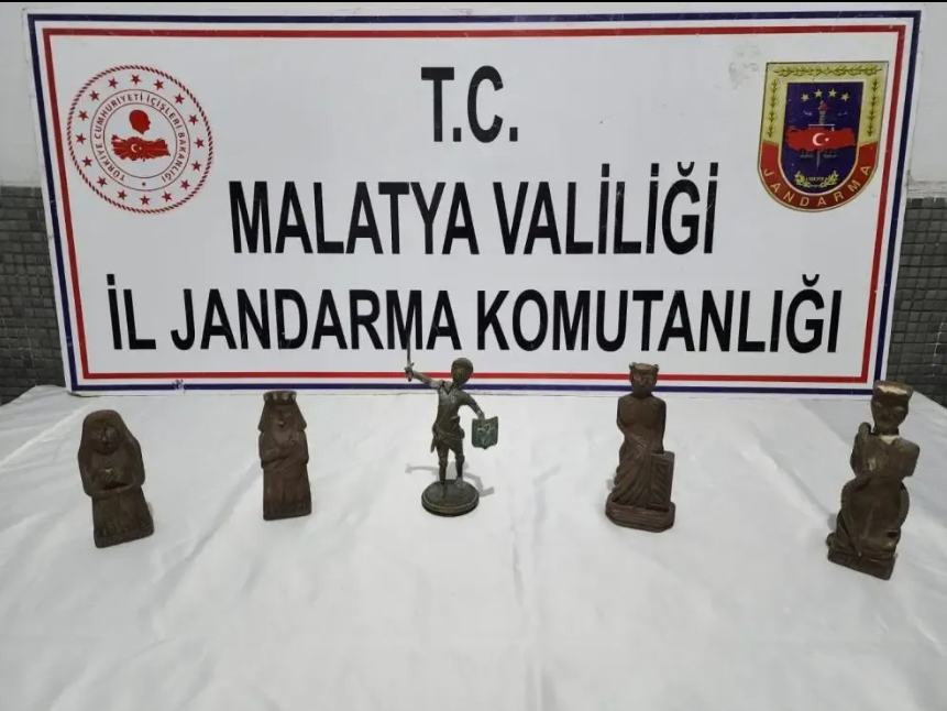 Malatya'da Tarih Operasyonu:5 Heykel Ele Geçirildi!