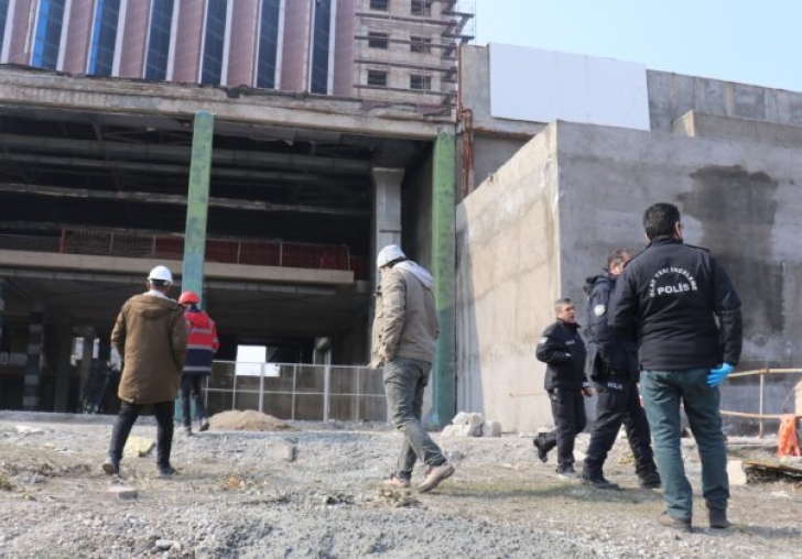 Malatya'da yüksekten düşen işçi yaralandı