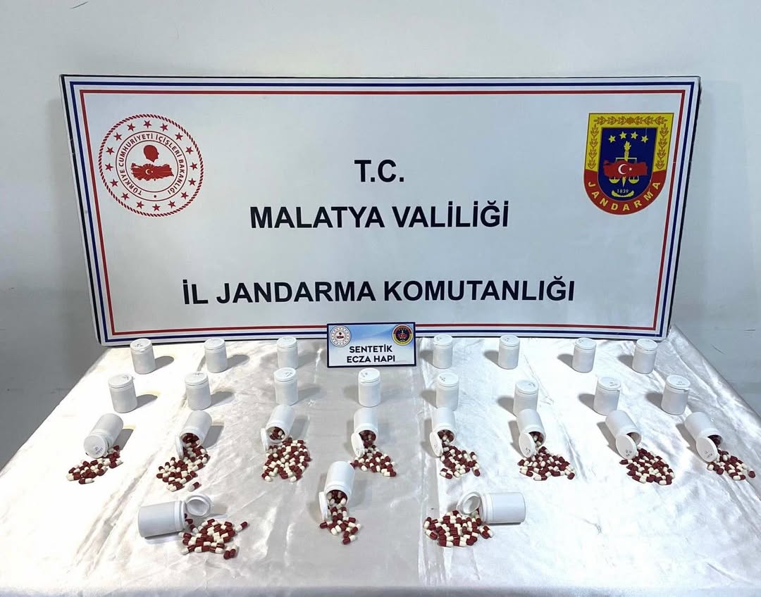 Malatya'da Zehir Tacirlerine Geçit Yok: 1627 Sentetik Hap Ele Geçirildi