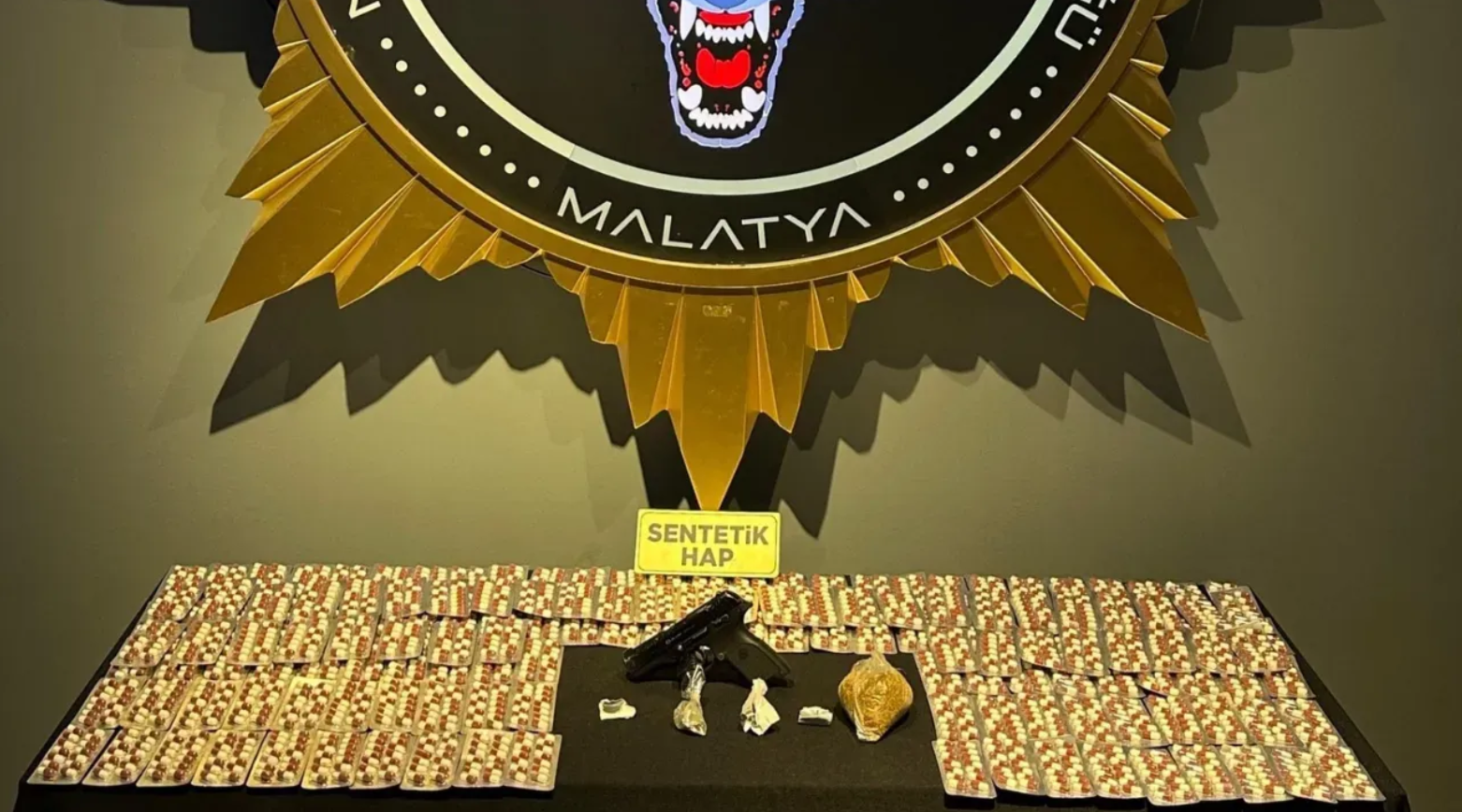 Malatya’da Zehir Tacirlerine Geçit Yok: Binlerce Uyuşturucu Hap Ele Geçirildi