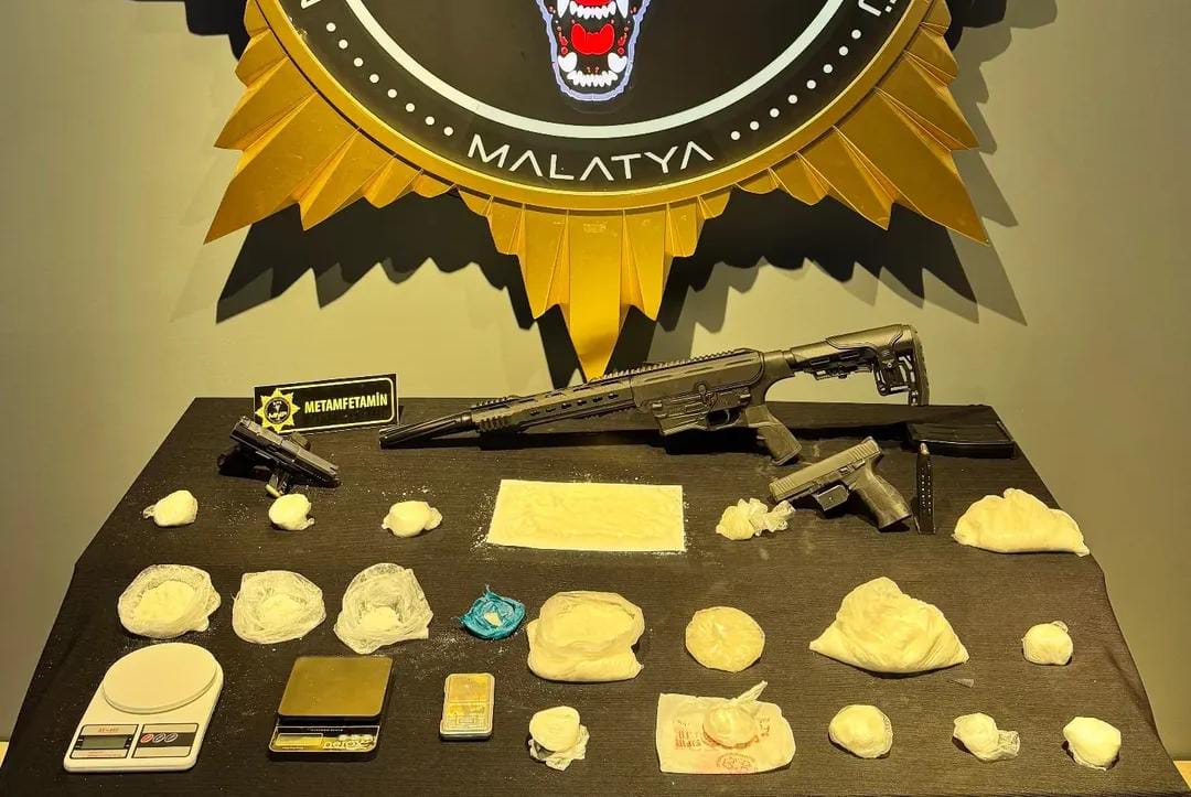 Malatya'da Zehir Tacirlerine Narkotik Darbesi: Kilolarca Uyuşturucu Ele Geçirildi