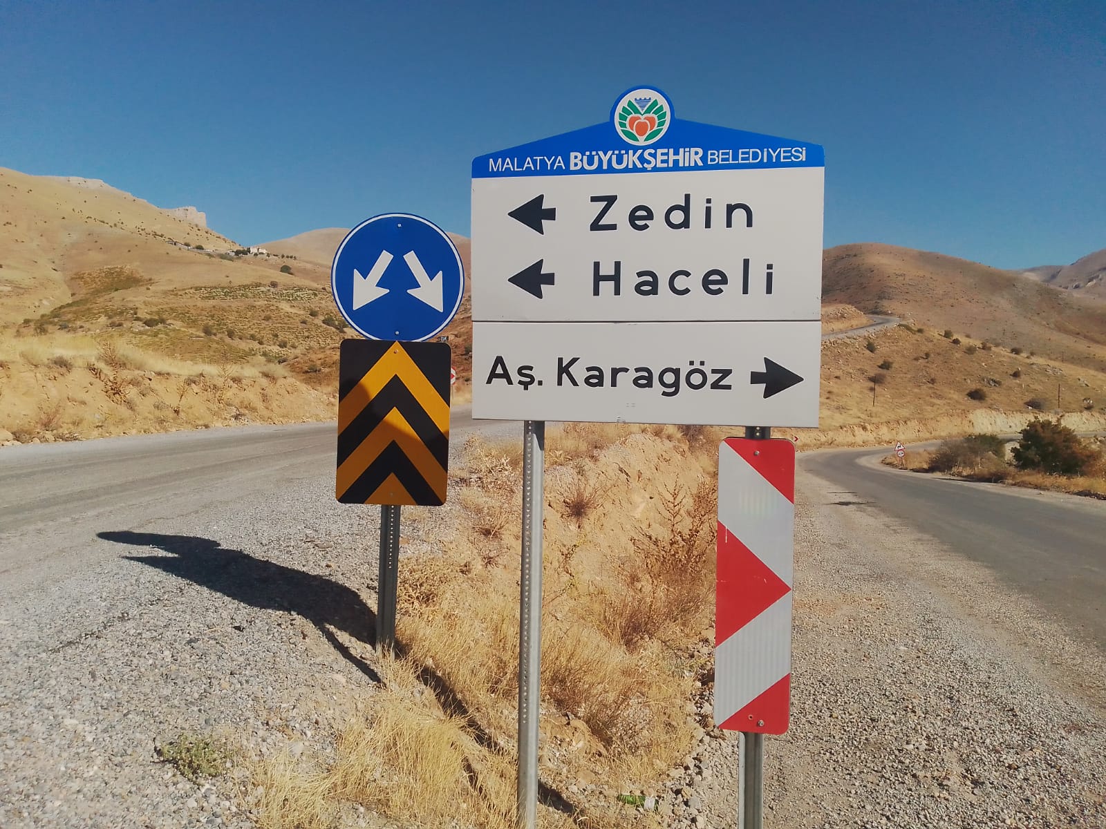 MALATYA GENELİNDE BİLGİLENDİRME YÖN LEVHALARI YENİLENİYOR