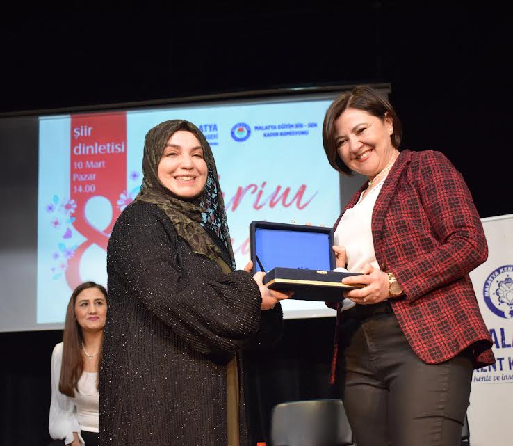 MALATYA KENT KONSEYİ ‘ŞEHRİM VE KADIN’ ŞİİR DİNLETİSİ PROGRAMI DÜZENLEDİ