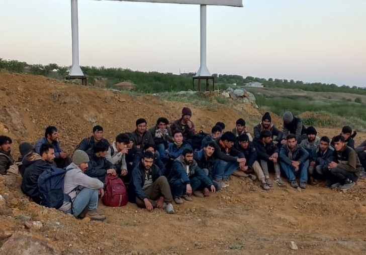Malatyanın Kale ilçesinde 32 düzensiz göçmen yakalandı.