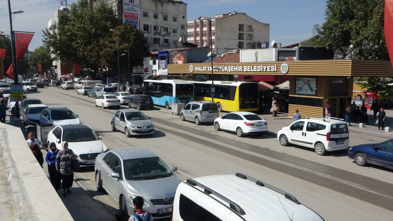 Malatya, üstü açık otoparka döndü! Otopark esnafı ayakta!