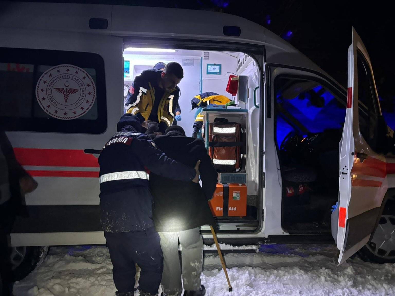 Malatya Valiliği Tek Yürek: Kar Altındaki Vatandaşlara Şefkat Eli