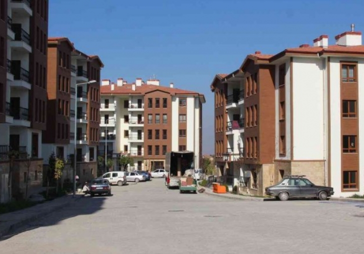 Malatyalı depremzedeler yeni yuvalarına kavuşmanın mutluluğunu yaşıyor Kaynak: Malatyalı depremzedeler yeni yuvalarına kavuşmanın mutluluğunu yaşıyor 