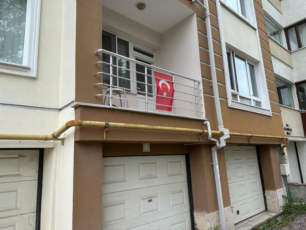 Malatyalı Depremzedeye ve Türk Bayrağına Çirkin Saldırı