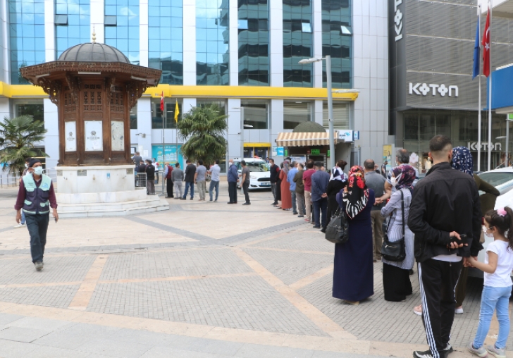 Malatyalılar Pandemi Kurallarını Hiçe Saydı