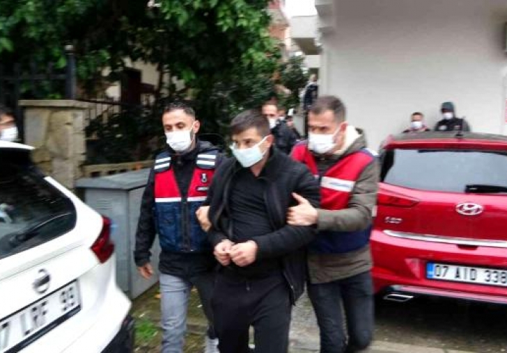 Manavgat'ta babasının teslim olmasını sağladığı Deniz Çekiç, tekrar yakalanacağını anlayınca intihar etti