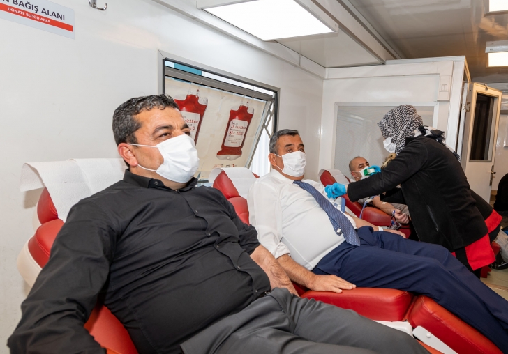 MASKİDEN KIZILAYA KAN DESTEĞİ