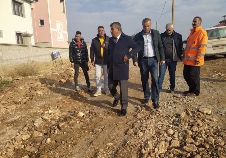 MASKİ, İKİZCE MAHALLESİNDE YENİ YERLEŞİM YERLERİNE İÇMESUYU HATTI YAPIYOR