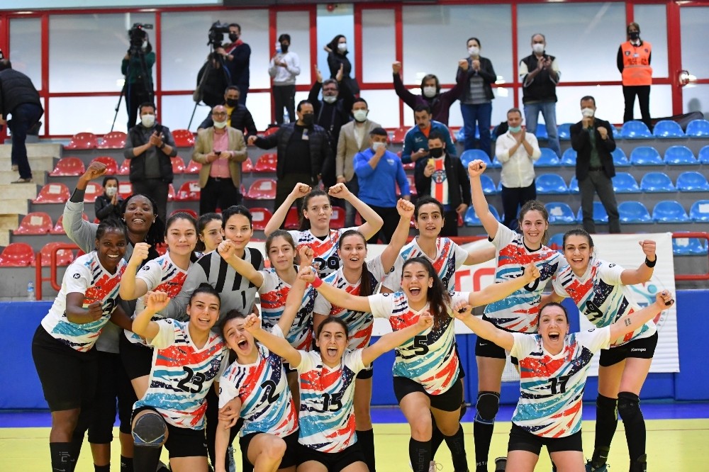 Mavi Kelebekler galibiyet için Aksaray´da
