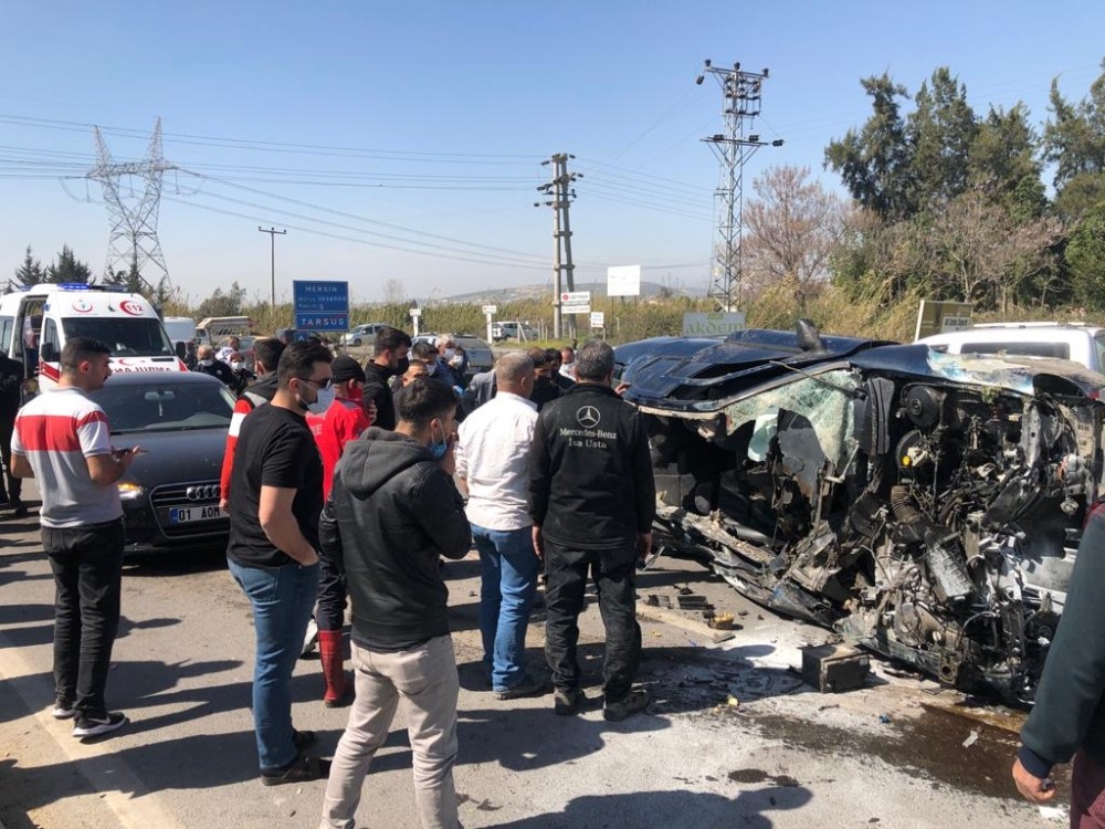 Mersin´de zincirleme kaza: 4 yaralı
