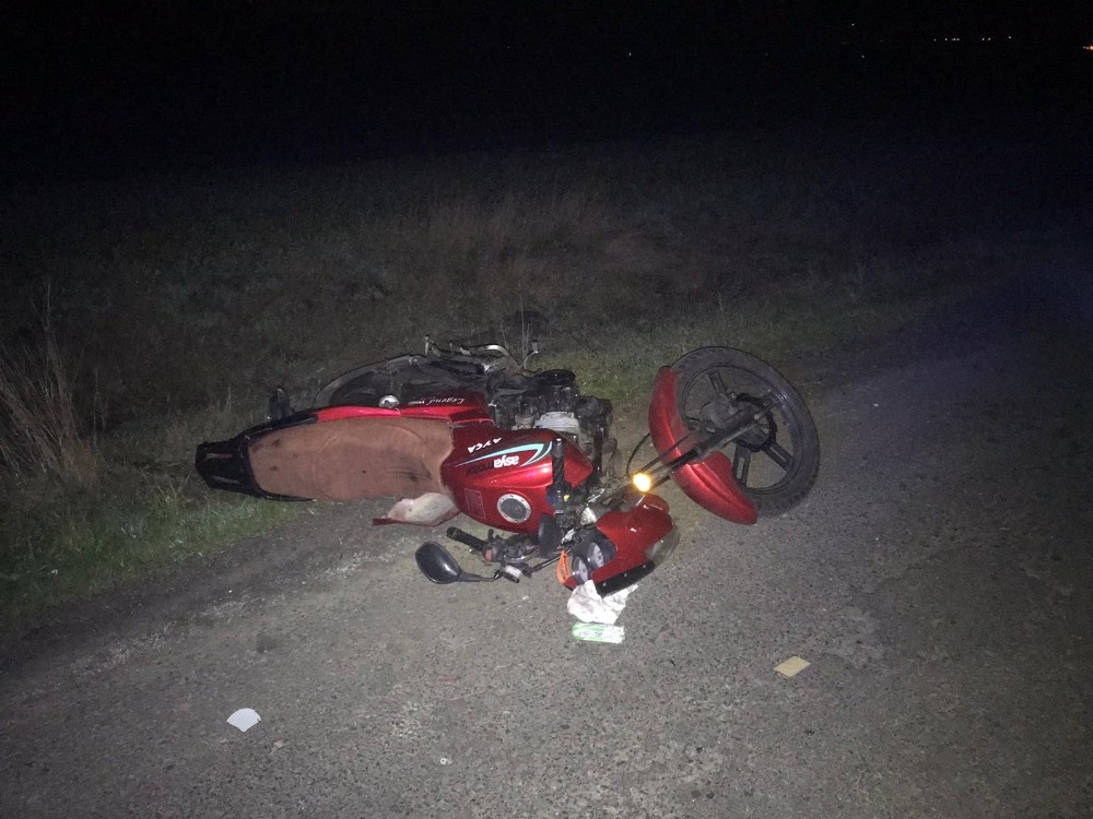 Mıcıra kapılan motosiklet taklalar attı: 1 yaralı
